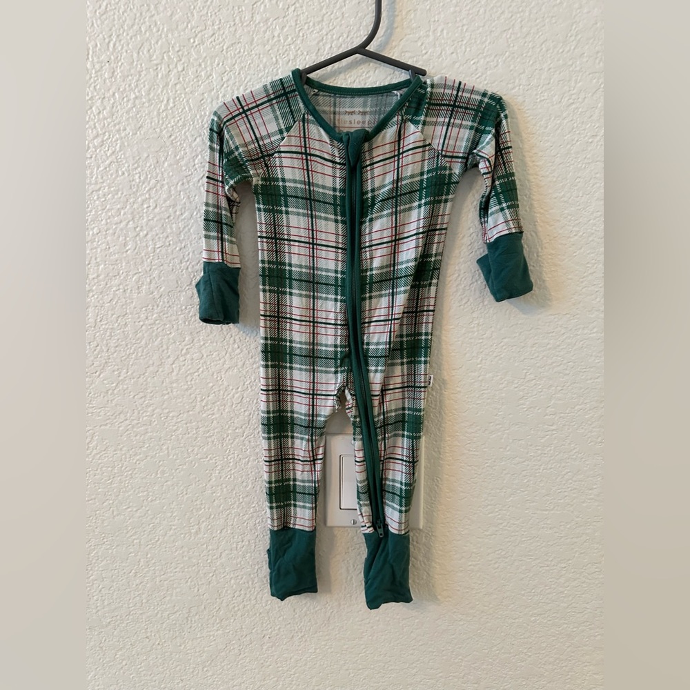 Little sleepies Holiday Zippy